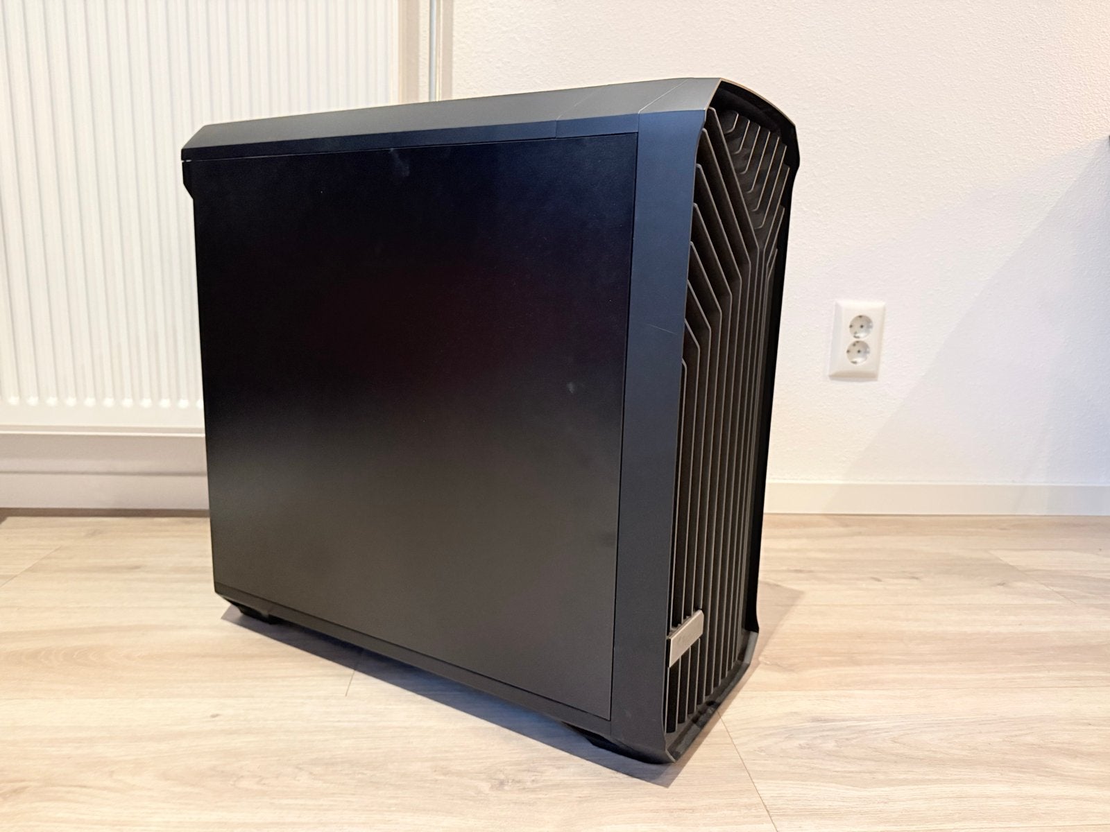 Foto 2 van Gaming PC- AMD Ryzen 9 3900X, RTX 1080 Ti, 32GB RAM