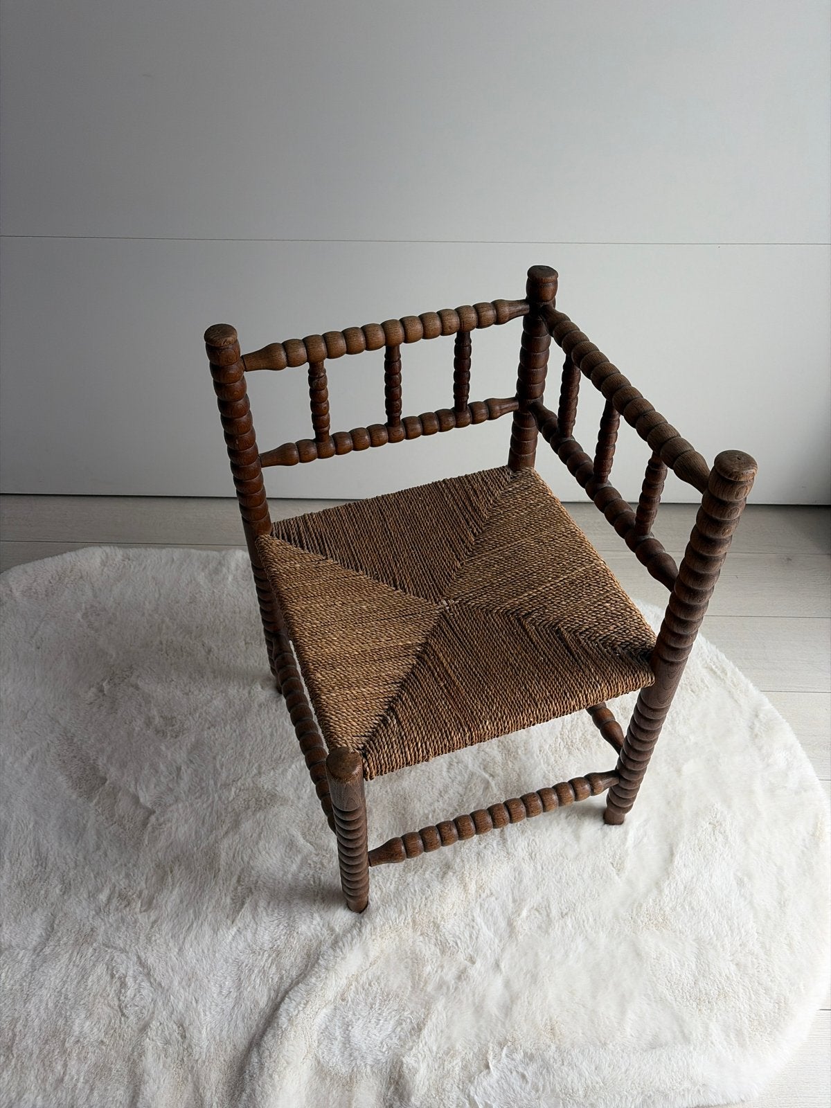 Vintage houten stoeltje met biezen zitting, Ophalen
