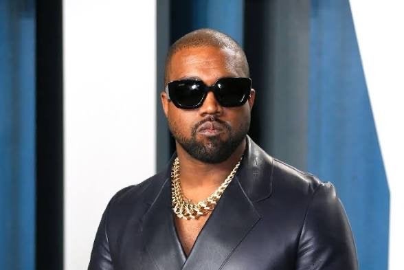 Kanye West- Ye 8 juni, Twee personen, Juni