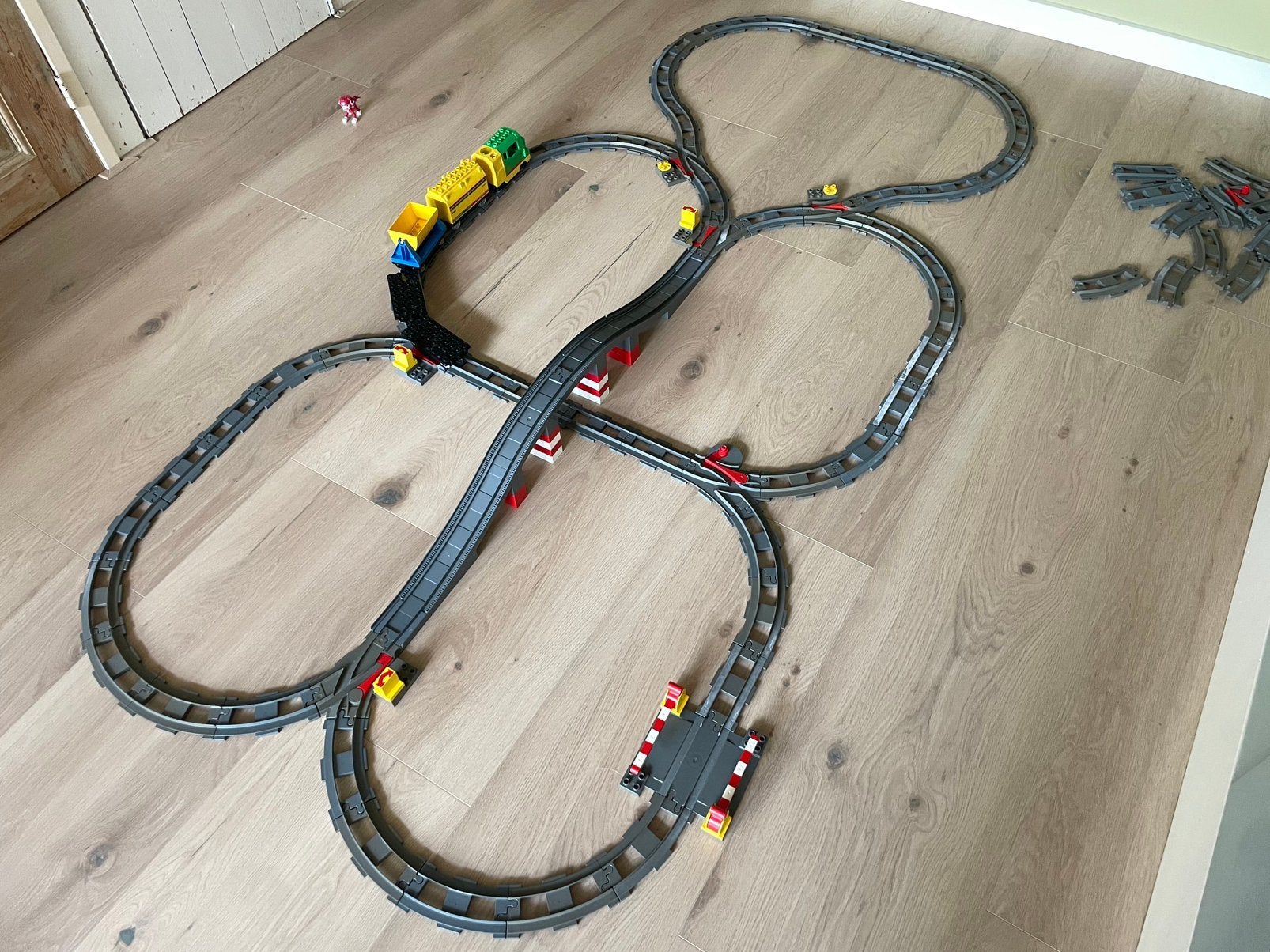 Grote reinbaan inclusief trein, Ophalen of Verzenden, Zo goed als nieuw, Duplo