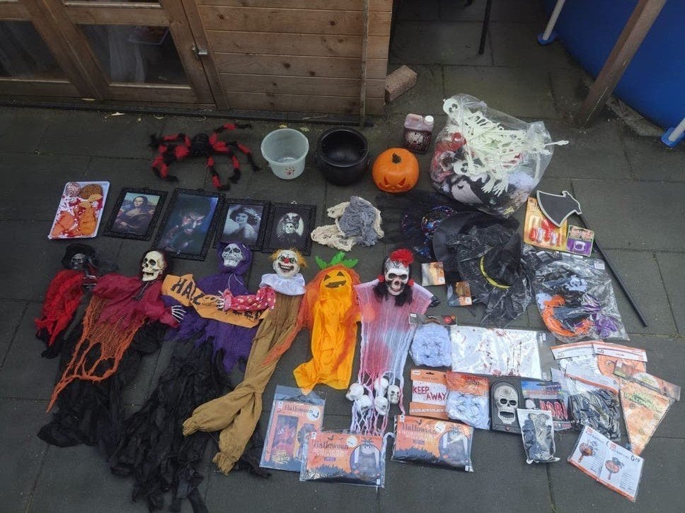 Groot Halloween decoratiepakket - Compleet griezelpakket, Ophalen of Verzenden, Zo goed als nieuw, Versiering, Halloween of Griezel