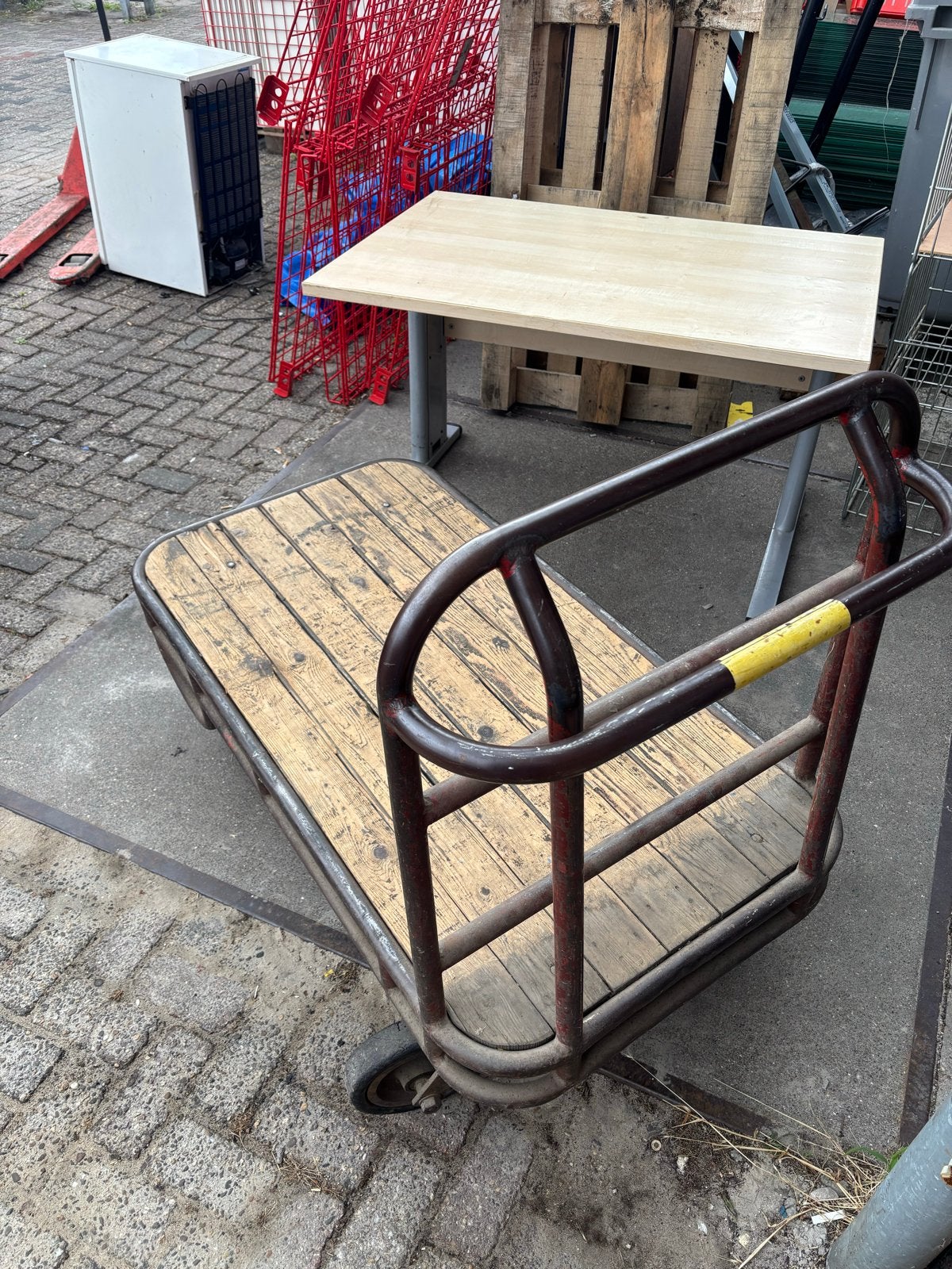 Robuuste magazijnwagen met houten laadvlak, Doe-het-zelf en Verbouw, Ophalen, Gebruikt, Transportkar