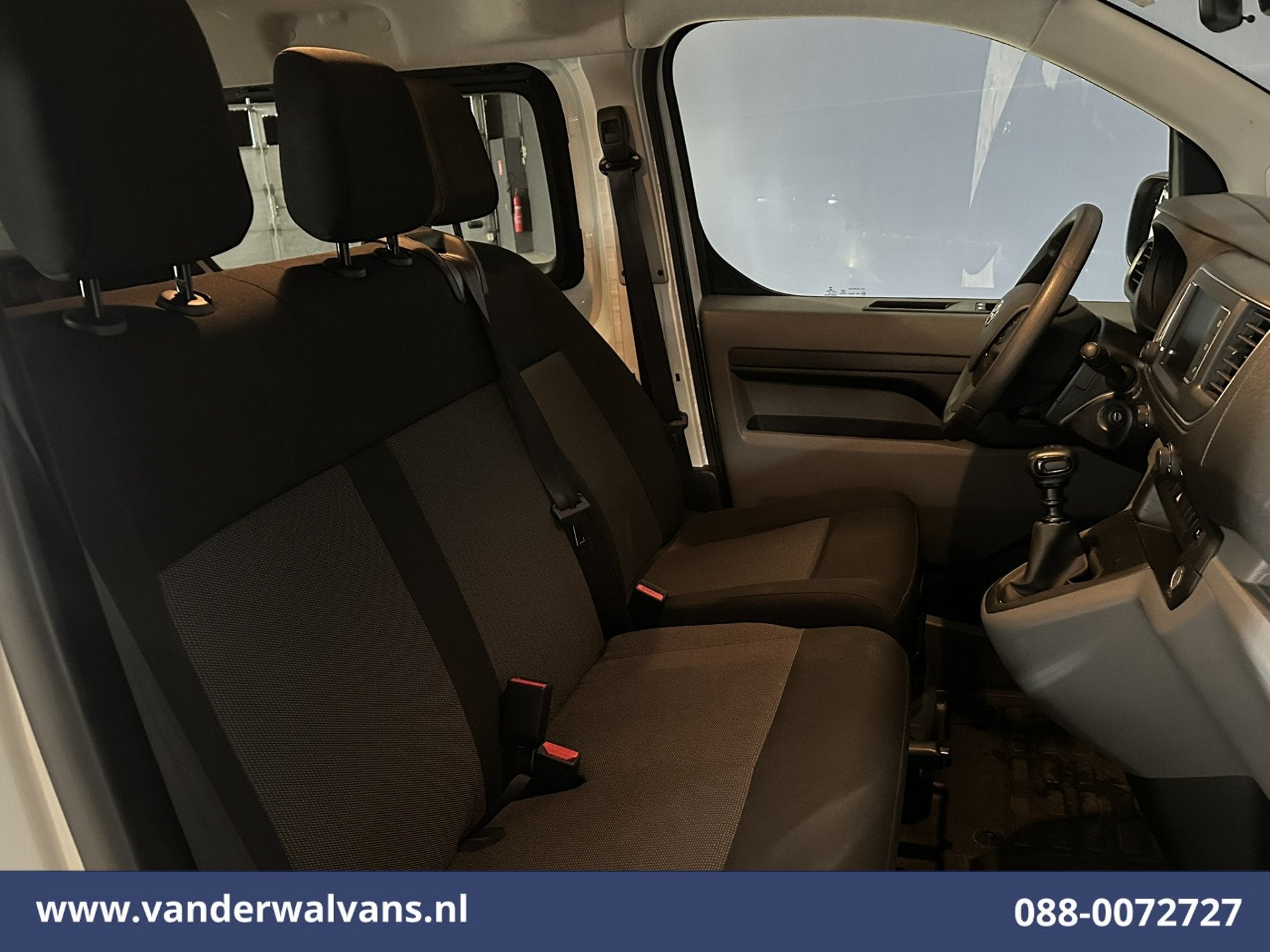 Toyota Proace Shuttle 1.5 D-4D 120pk L3H1 Personenbus 9 Zitp, Auto's, Toyota, Voorwielaandrijving, Dealer onderhouden, Stof, Gebruikt