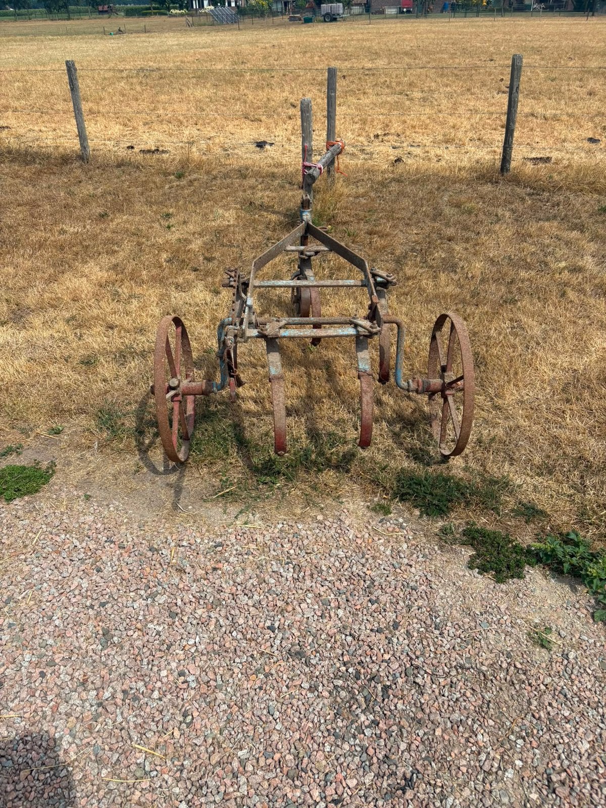 Antieke cultivator voor tuin of decoratie of vooor met paard, Antiek en Kunst, Antiek | Gereedschap en Instrumenten, Ophalen