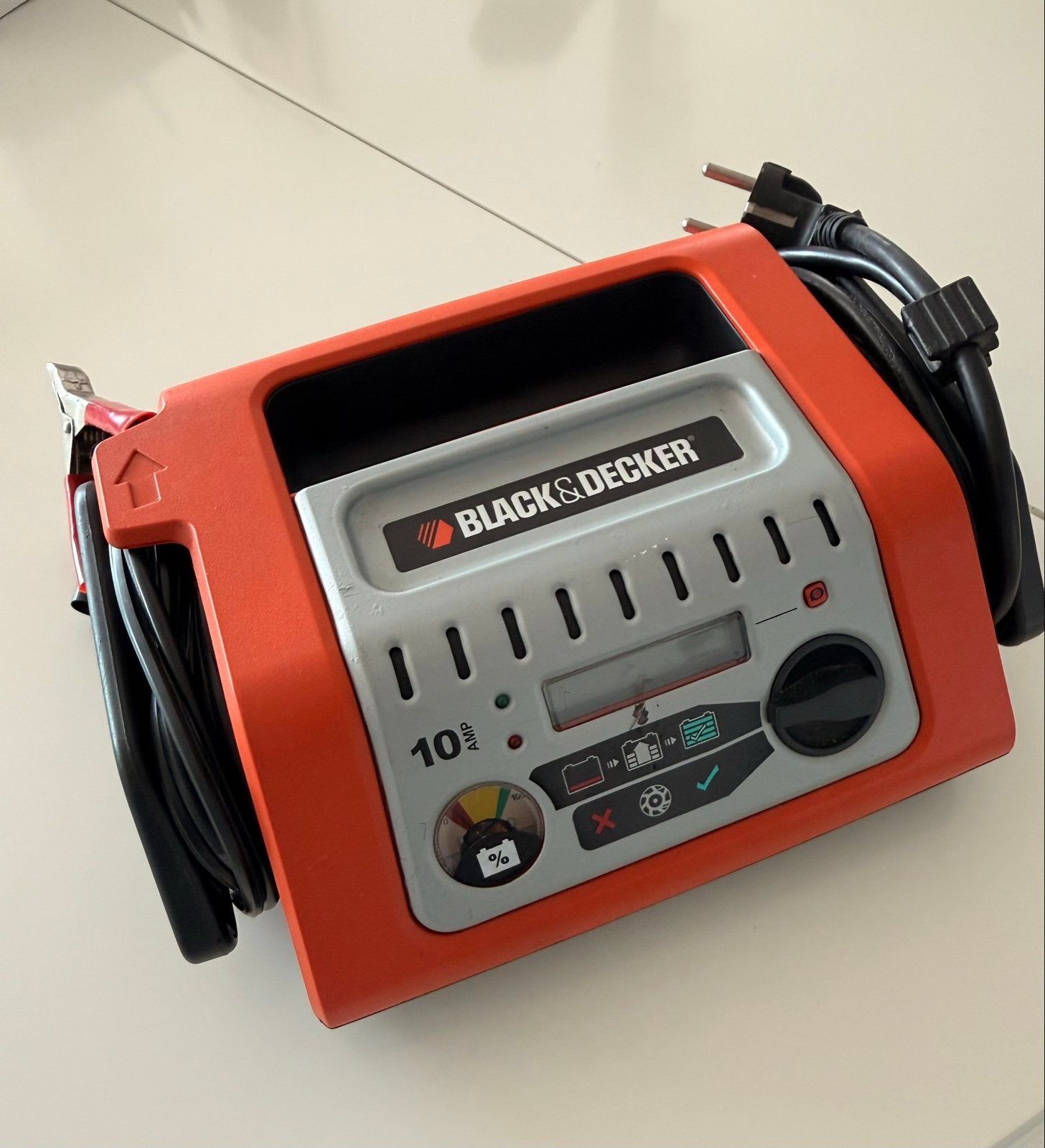 Black & Decker Acculader en Dynamo Tester 10 Amp, Gebruikt, Universele onderdelen
