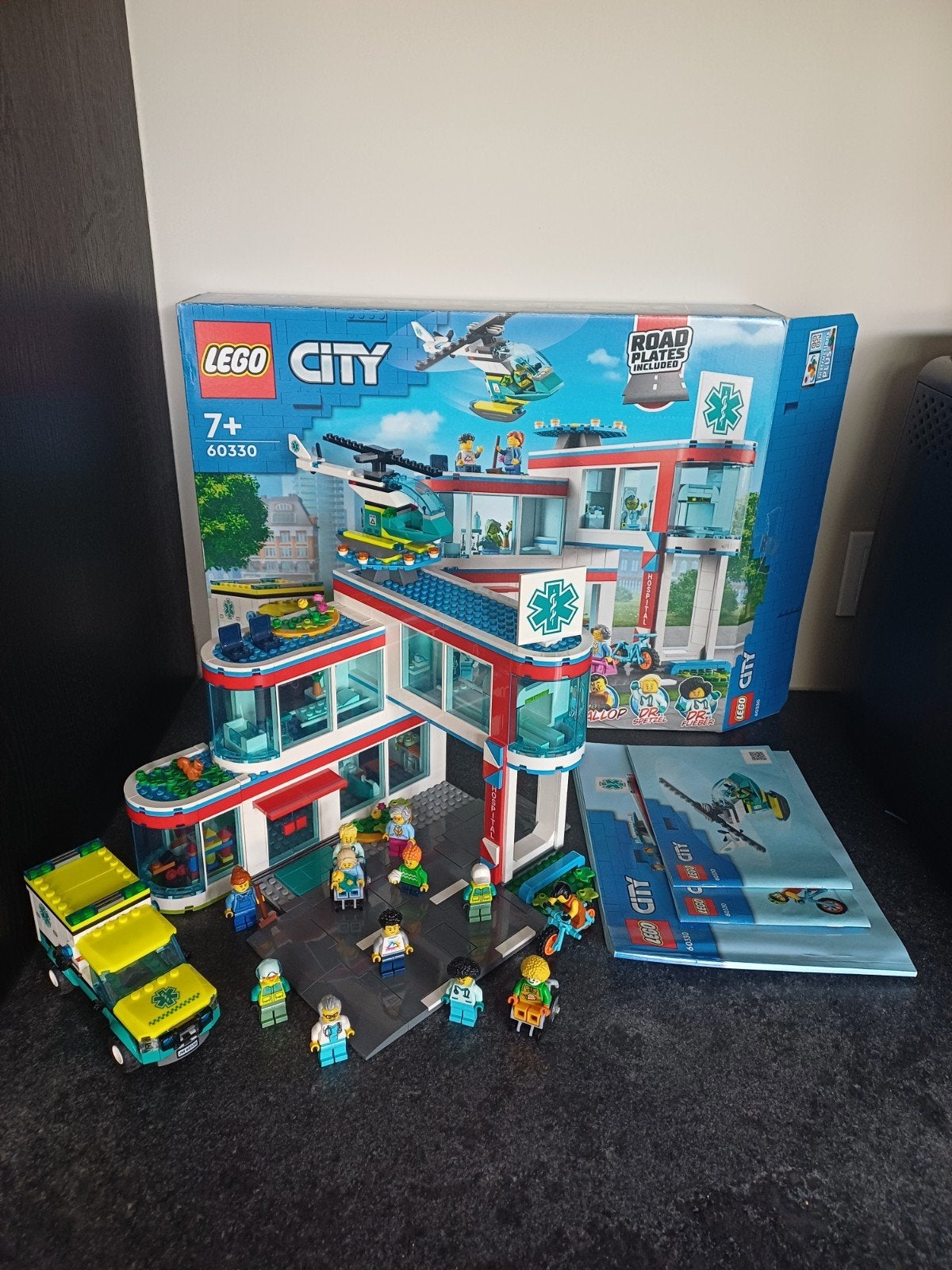 Lego City Ziekenhuis 60330 - Compleet in doos en instructies, Kinderen en Baby's, Speelgoed | Duplo en Lego, City, Lego, Ophalen of Verzenden