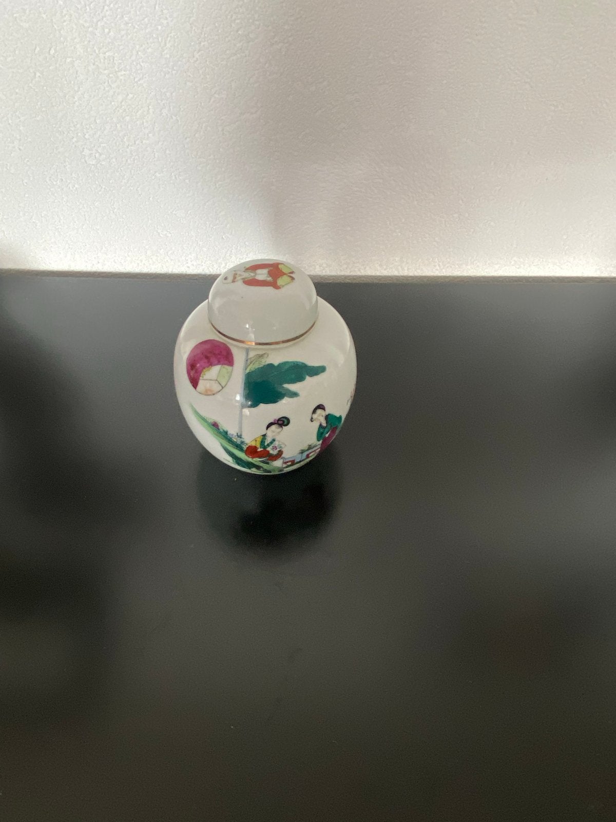 Decoratieve Chinese gemberpot met handgeschilderde figuren, Ophalen of Verzenden