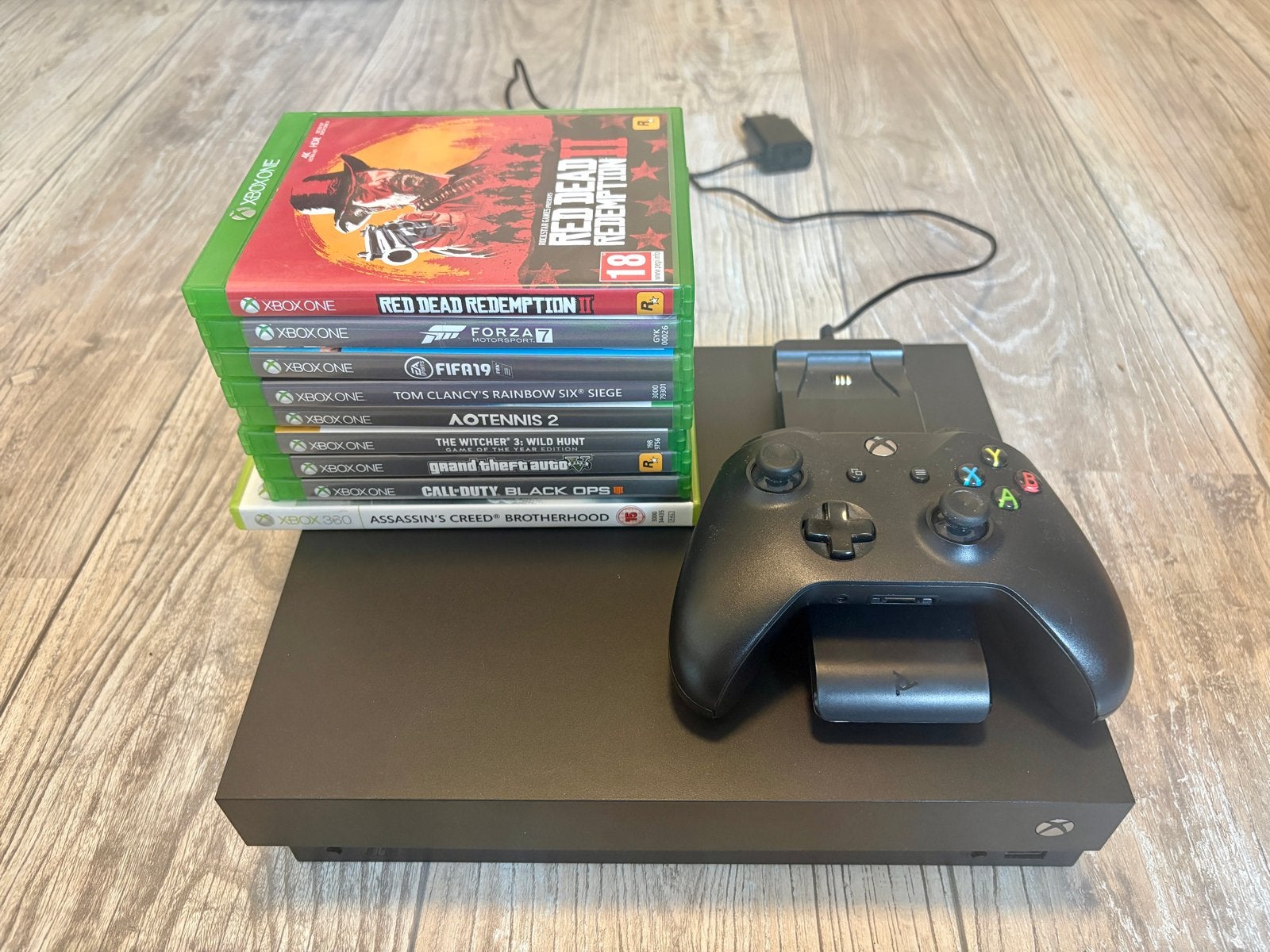 Xbox One X 1TB met 1 controller en 8 games, Spelcomputers en Games, Met games, Ophalen of Verzenden, Zo goed als nieuw, 1 TB
