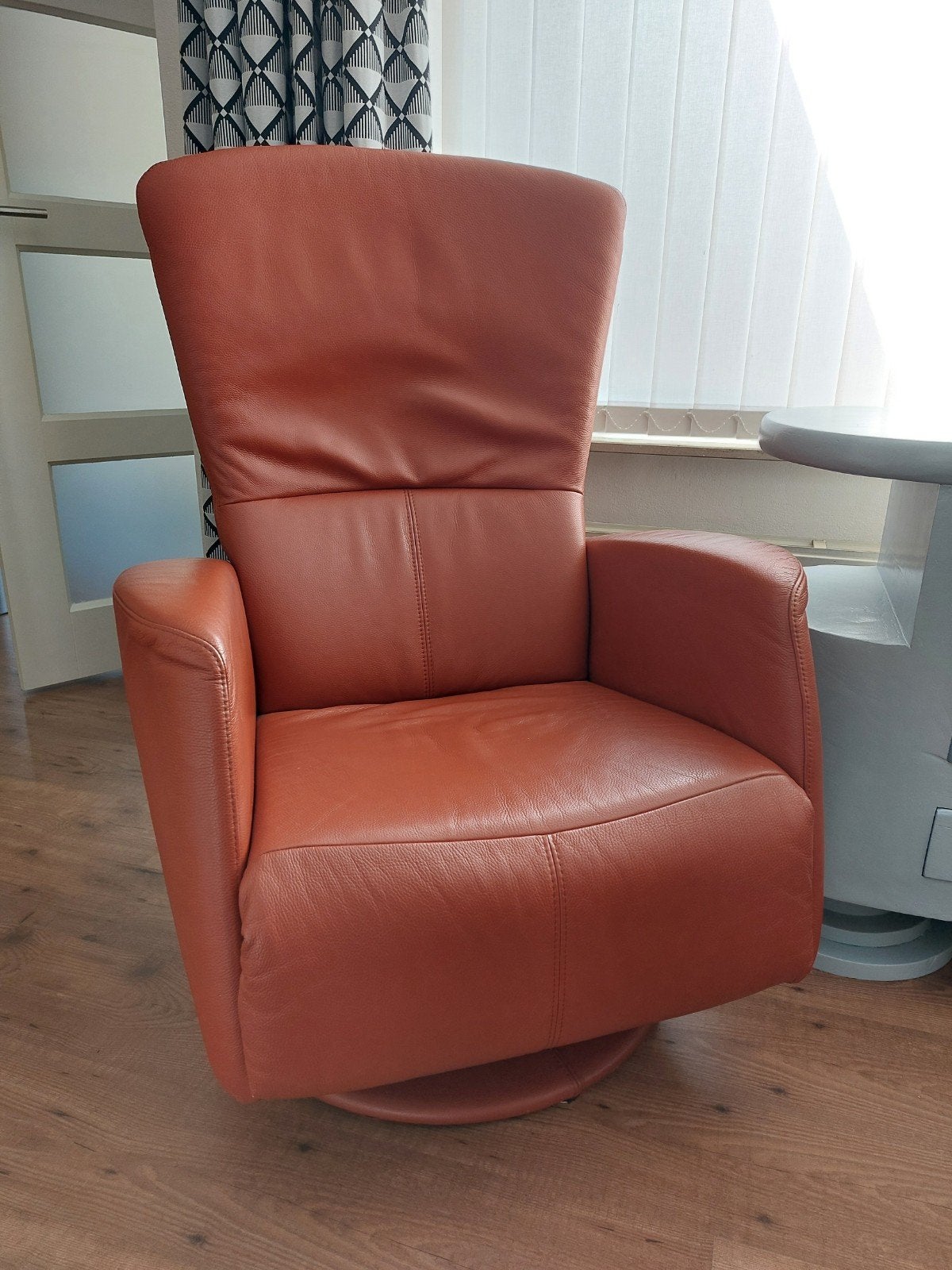gratis leren relax fauteuil, Huis en Inrichting, Fauteuils, Ophalen of Verzenden, Zo goed als nieuw, 50 tot 75 cm, Leer