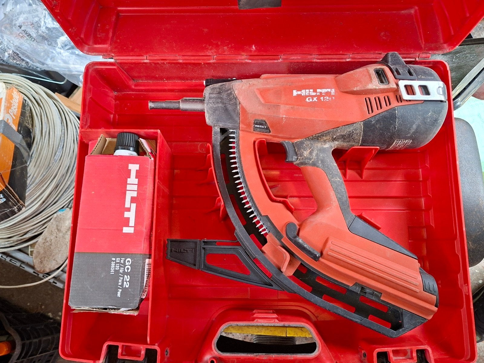 Hilti GX 120 Gas tacker in koffer, Ophalen of Verzenden, Gebruikt, Tacker/nietmachine, Hilti
