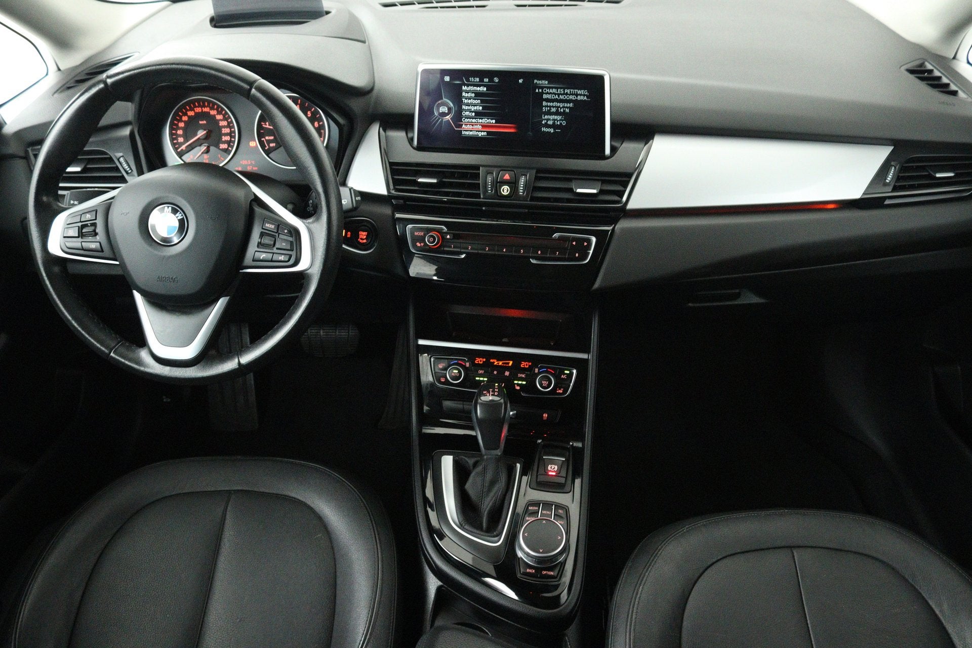 BMW 2-serie Active Tourer 218i Centennial High Executive (ST, Auto's, 1345 kg, Gebruikt, Wit, Bedrijf