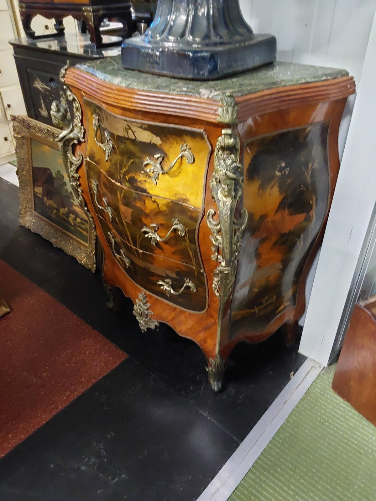 Antieke Franse beschilderde commode