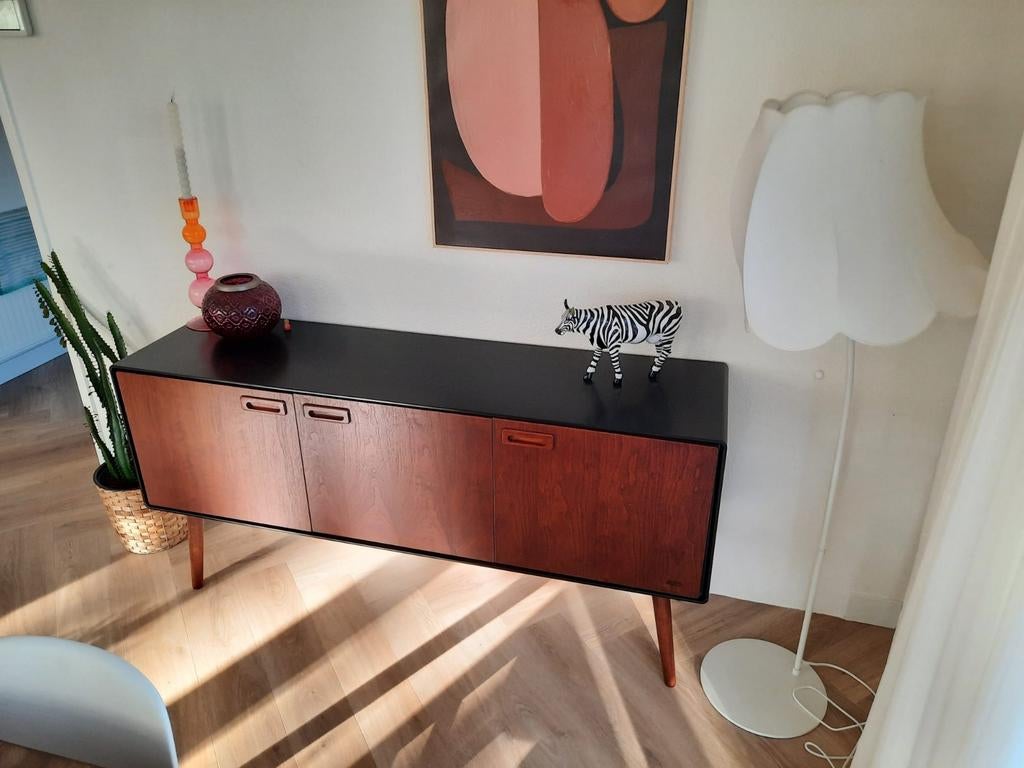 TE KOOP DUTCHBONE DRESSOIR WALNOOT, Ophalen, Zo goed als nieuw, 25 tot 50 cm