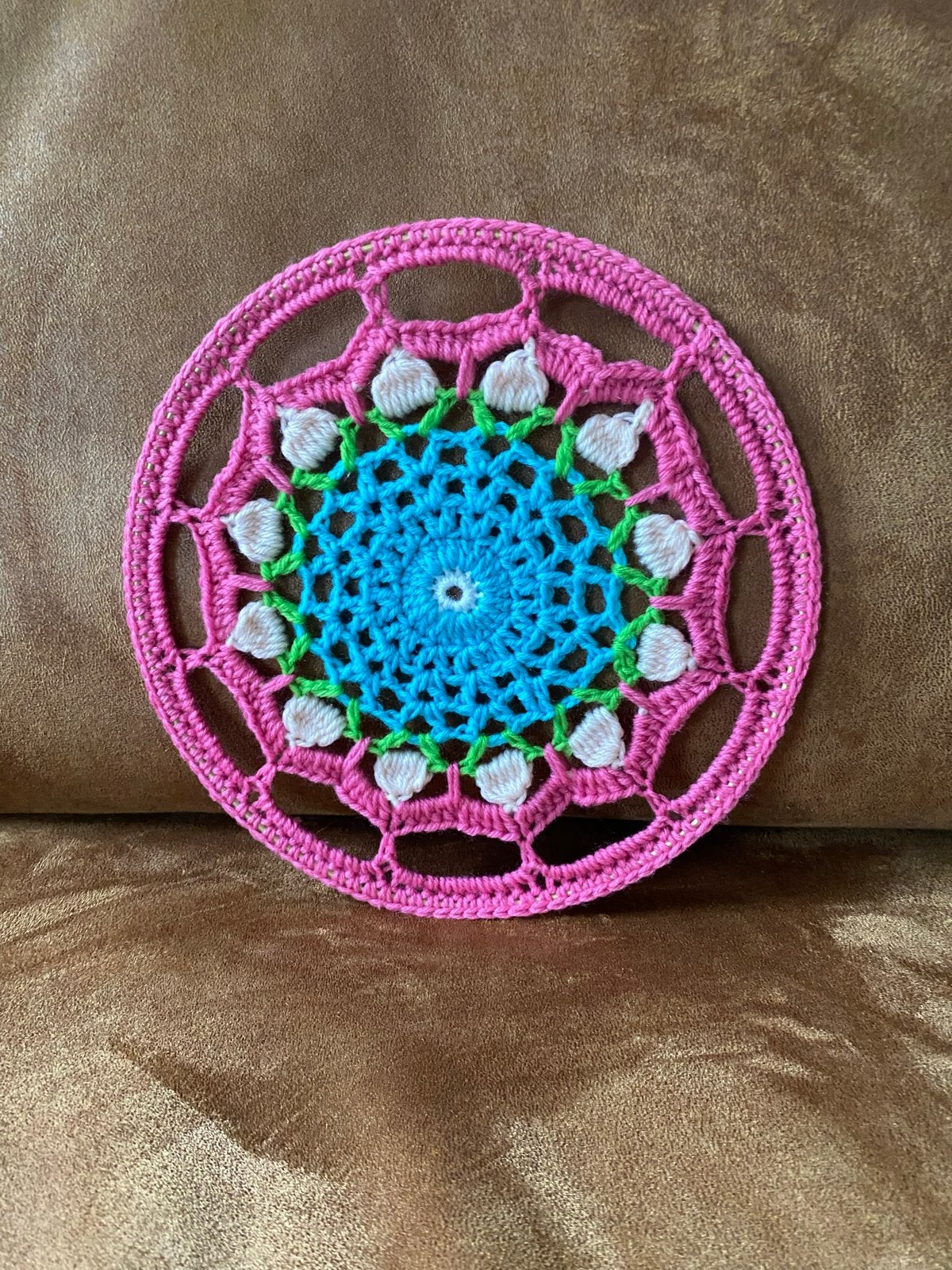 Nieuwe handgehaakte mandala van acrylgaren, 20 cm, Handgemaakt, Textiel, Nieuw, Meerkleurig