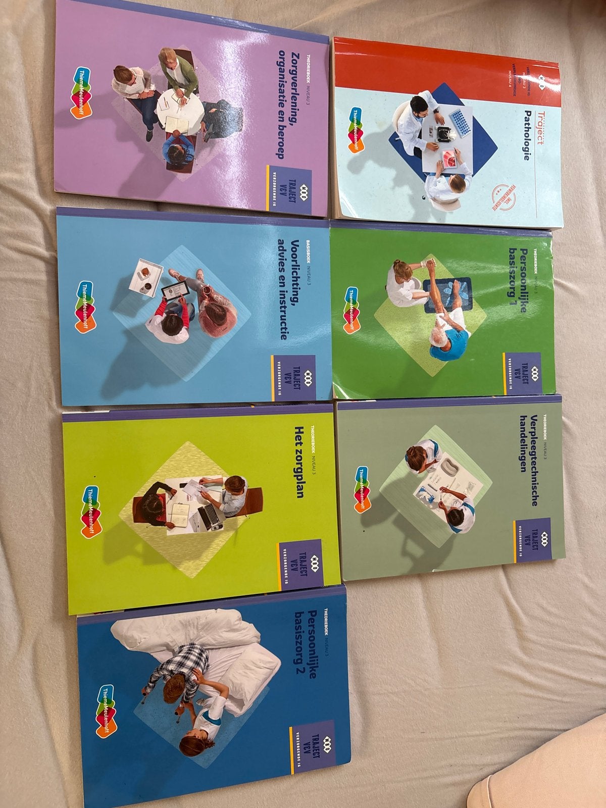 MBO Traject V&V Verzorgende IG boeken (Niveau 3), Ophalen of Verzenden, Zo goed als nieuw, MBO