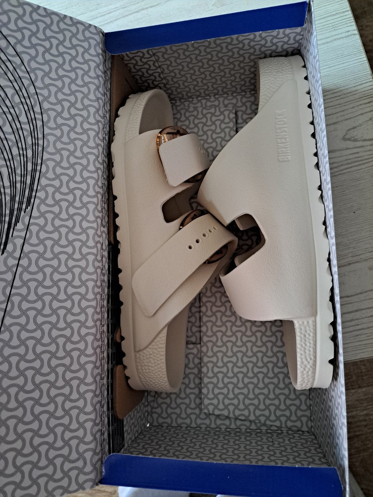 Birkenstock slippers wit - Nieuw in doos, Slippers, Wit, Nieuw, Ophalen of Verzenden