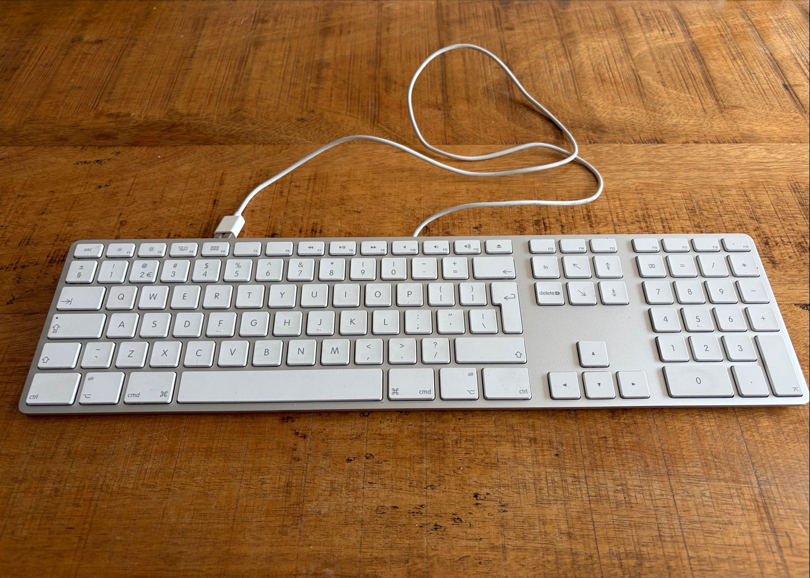 Apple toetsenbord met numeriek gedeelte - QWERTY, Computers en Software, Ophalen of Verzenden, Zo goed als nieuw, Qwerty, Numeriek gedeelte