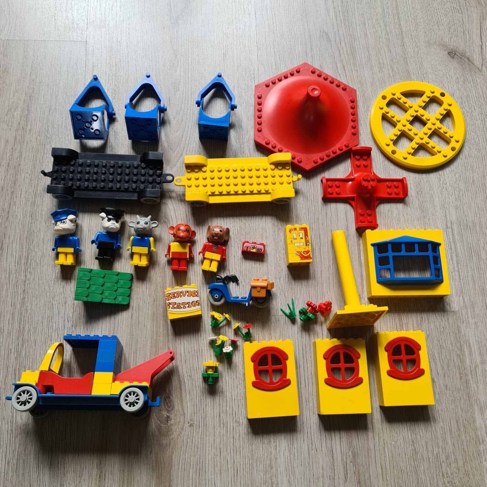 Lego Fabuland poppetjes auto's onderdelen, Ophalen of Verzenden, Gebruikt, Lego