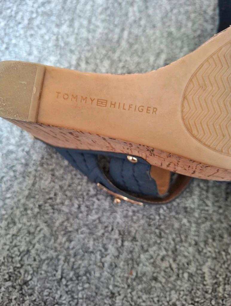 Tommy Hilfiger sleehak sandalen | maat 38,5, Blauw, Zo goed als nieuw, Tommy Hilfiger, Sandalen of Muiltjes
