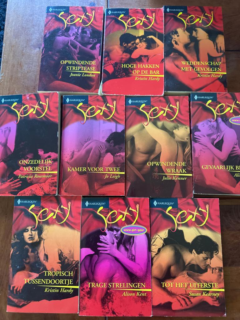 Harlequin Sexy Romantische Boeken Collectie (10 stuks), Ophalen of Verzenden, Gelezen, Nederland