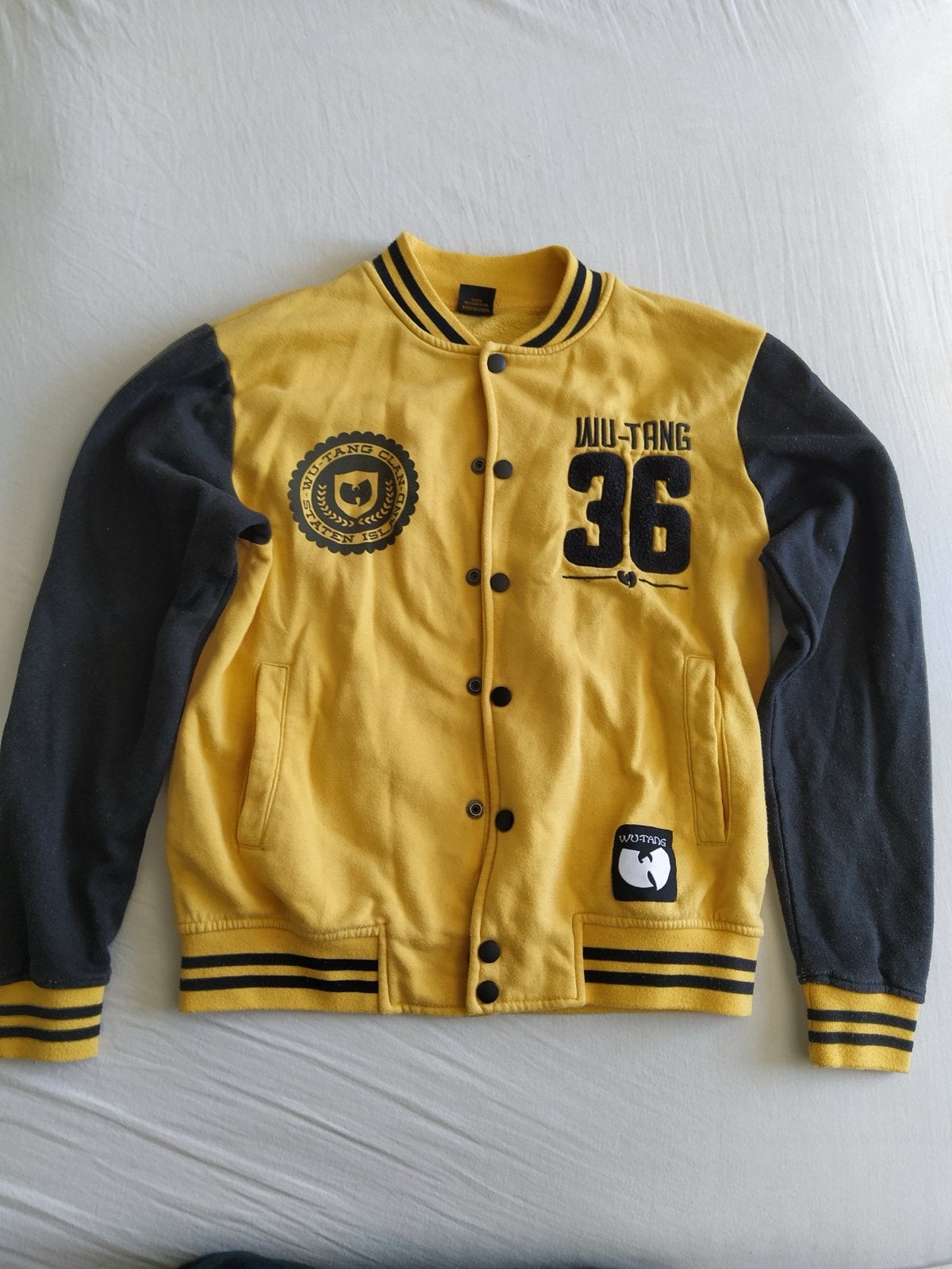 Wu-Tang Clan Varsity Jacket - Geel/Zwart - Maat M, Ophalen of Verzenden, Gedragen, Maat 48/50 (M), Meerkleurig