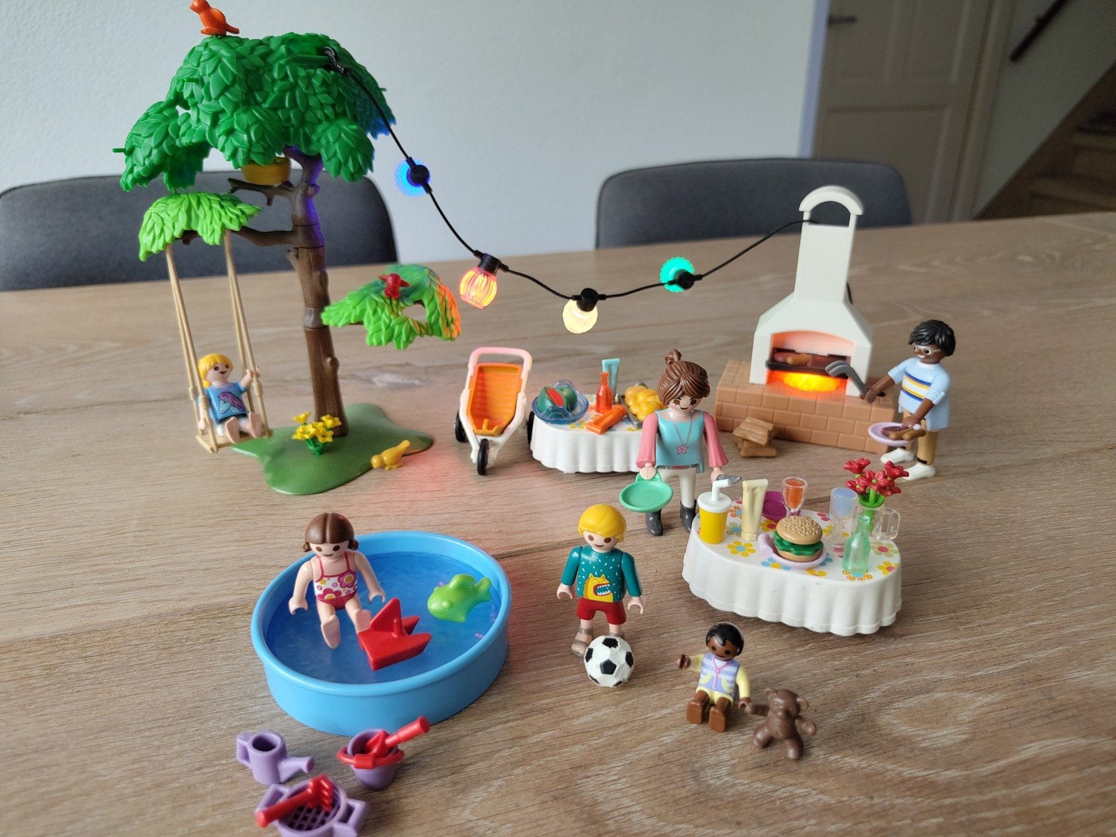 Playmobil Familie tuinfeest met lichtjes - 9272, Complete set, Ophalen of Verzenden, Zo goed als nieuw, City life