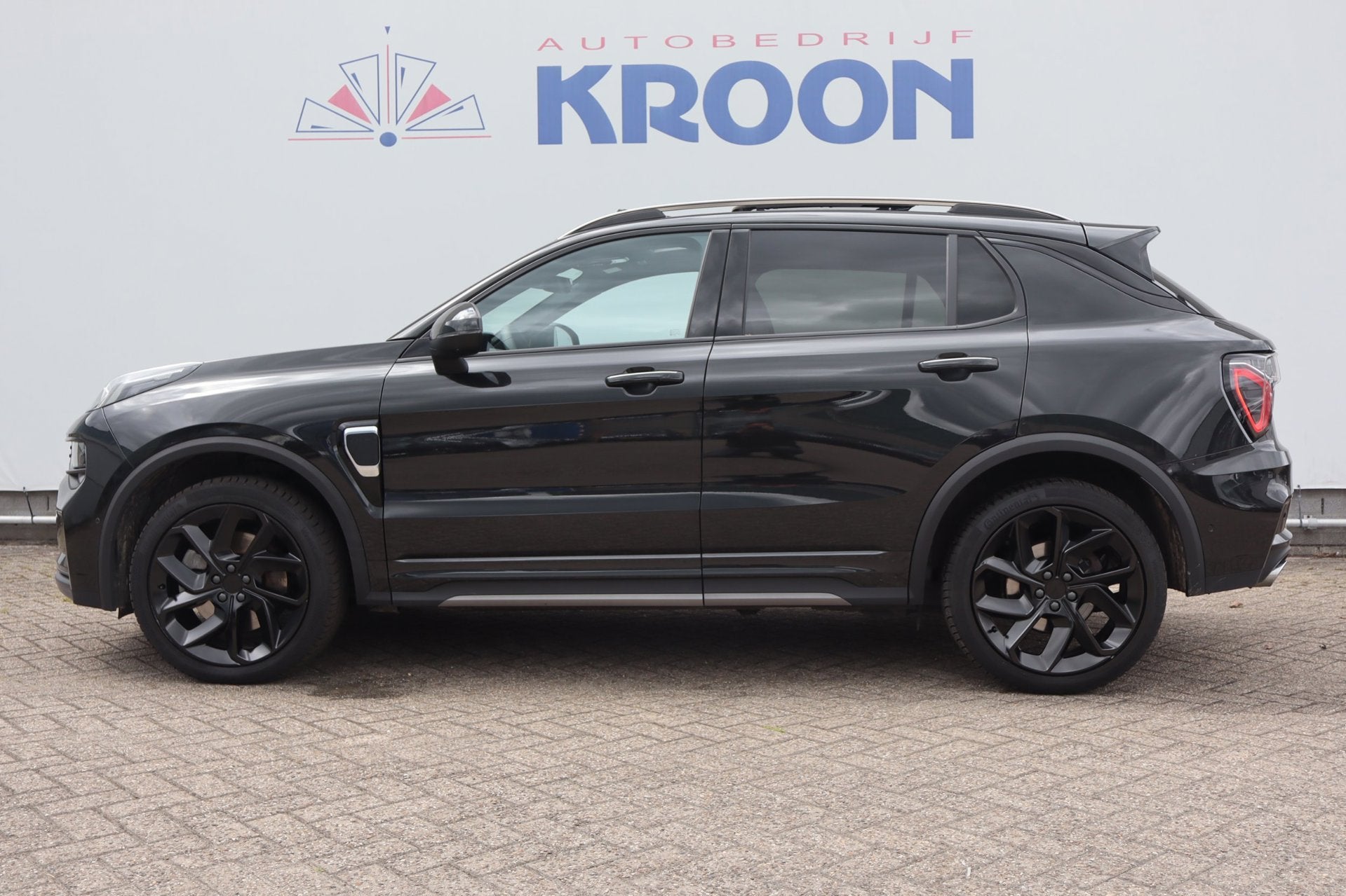 Lynk & Co 01 1.5 PHEV 70km Elektrisch SOH 94% I MY23 Black E, Auto's, Dealer onderhouden, Stof, Zwart, Plug-in hybride
