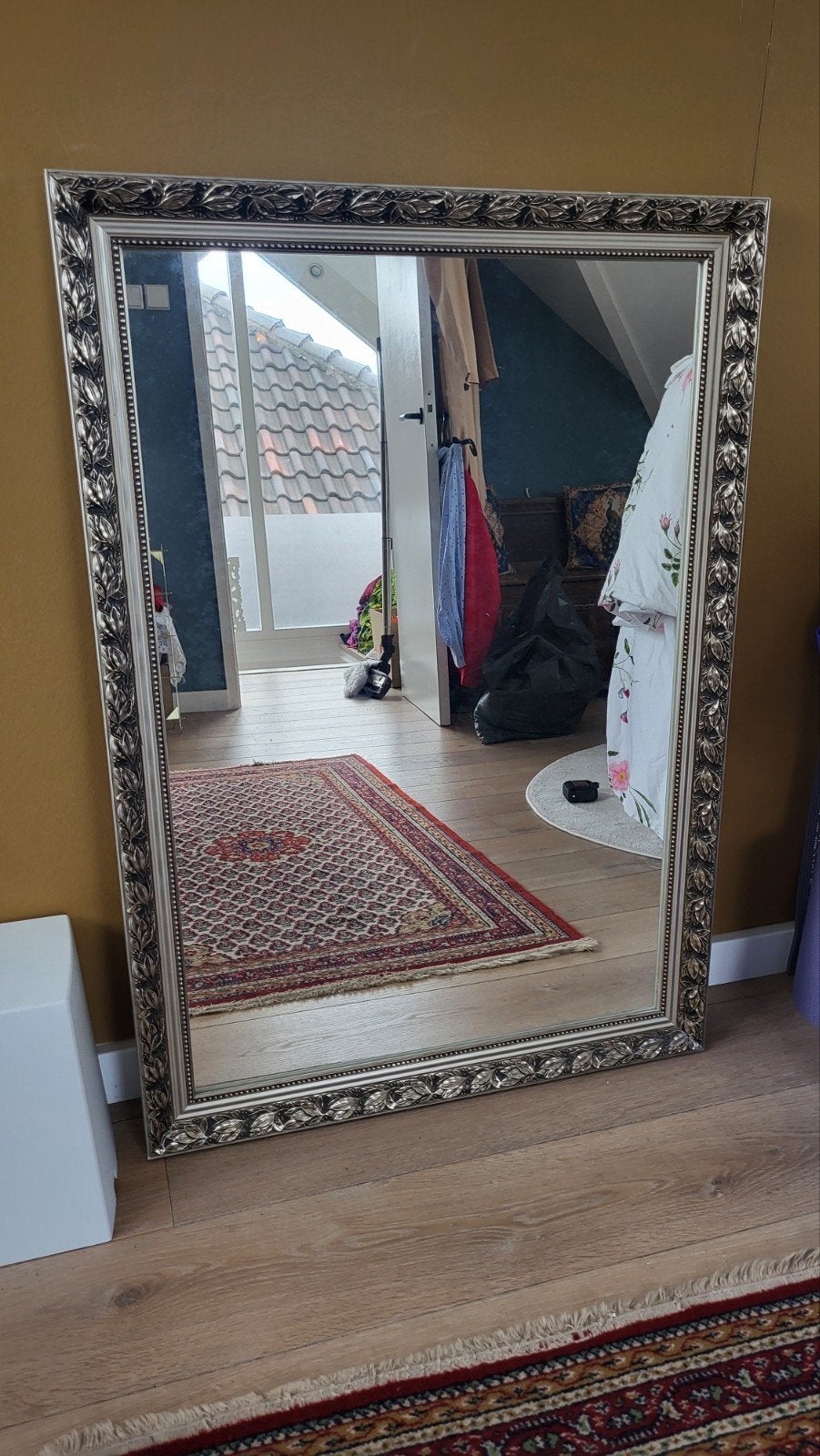 Grote spiegel 73 x 103  met sierlijke zilverkleurige lijst, Ophalen, Rechthoekig, 50 tot 100 cm, 100 tot 150 cm