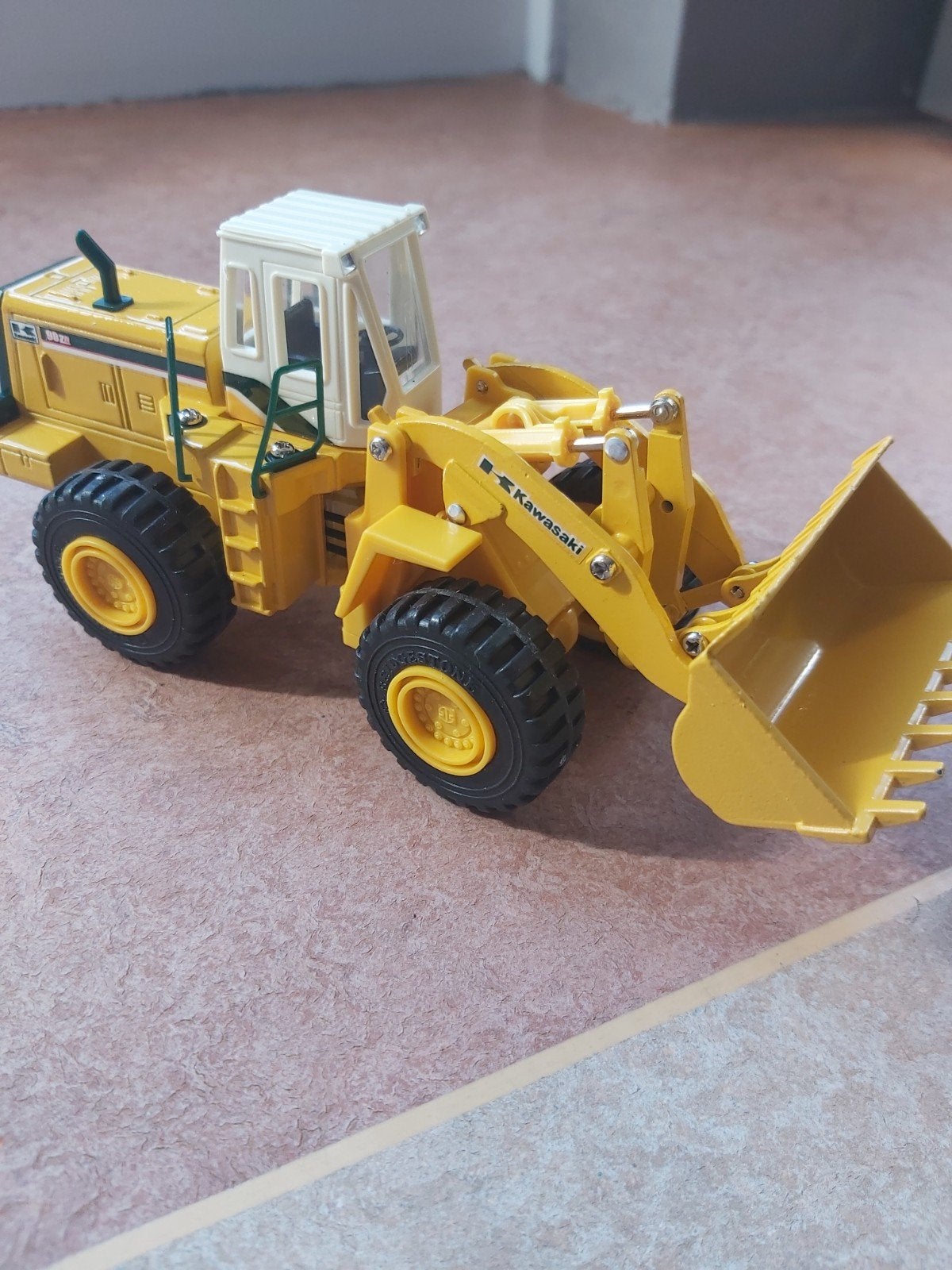Kawasaki 90Z-IV hydr. wiellader/shovel in de OVP schaal 1/48, Ophalen of Verzenden, Nieuw, Overige typen, Overige merken