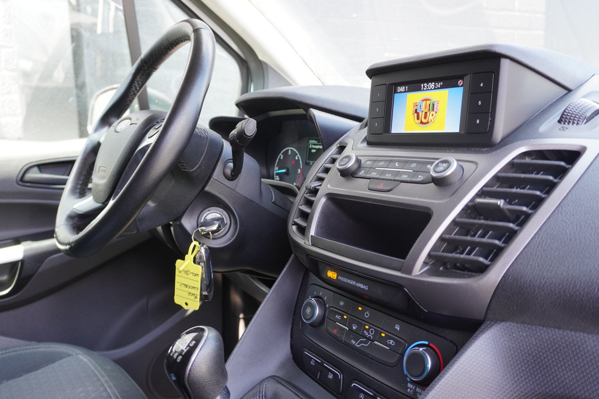 Ford Transit Connect 1.5 EcoBlue EURO 6 - Airco - Cruise - P, Voorwielaandrijving, Dealer onderhouden, Gebruikt, 4 cilinders