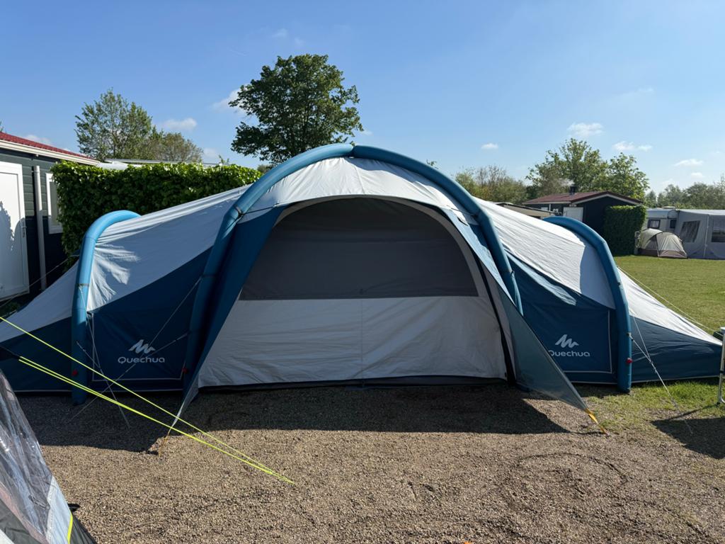 Quechua Air Seconds 8.4 Fresh & Black opblaasbare tent, Ophalen of Verzenden, Zo goed als nieuw, Meer dan 6