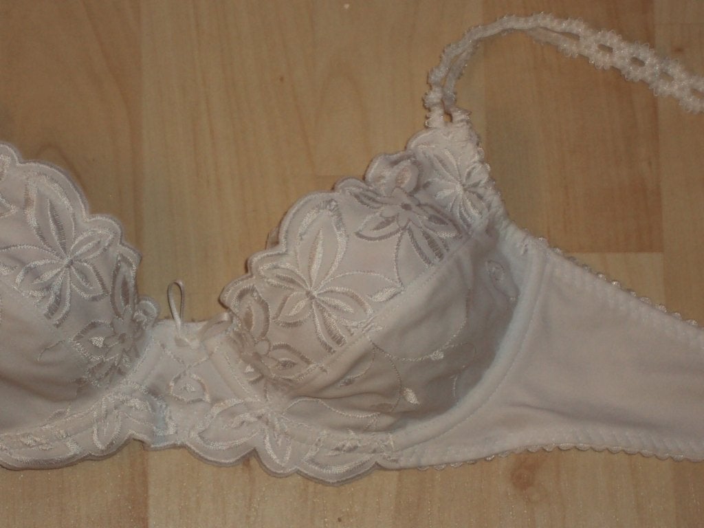 Witte trendy BH maat 75B, nog zo goed als NIEUW!, Kleding | Dames, Verzenden, Wit, BH