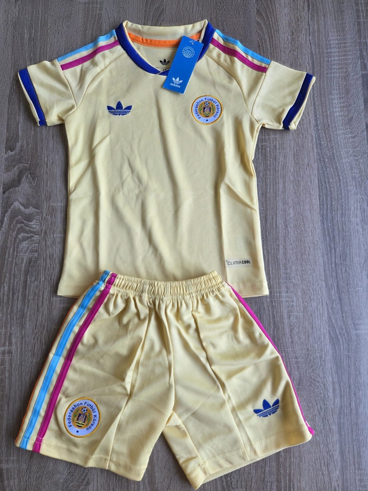 Curaçao Wk 2026 Tenue maat XXL (Nieuw maar heeft inktvlekken, Groter dan maat XL, Ophalen of Verzenden, Nieuw, Set