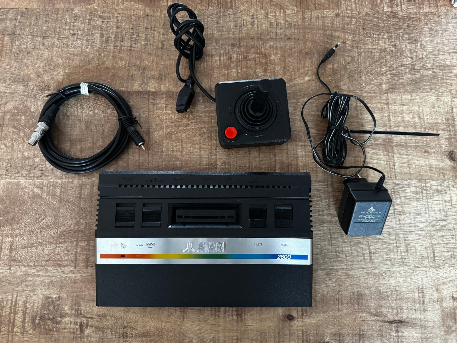 Atari 2600 console met controller en kabels, Spelcomputers en Games, Ophalen of Verzenden, Met 1 controller, Atari 2600, Gebruikt
