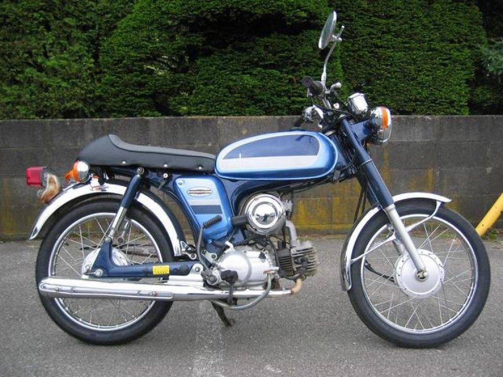 GEVRAAGD  yamaha yb1 four, Fietsen en Brommers, Brommers | Oldtimers, Ophalen of Verzenden, 4 versnellingen, 50 cc, Yamaha