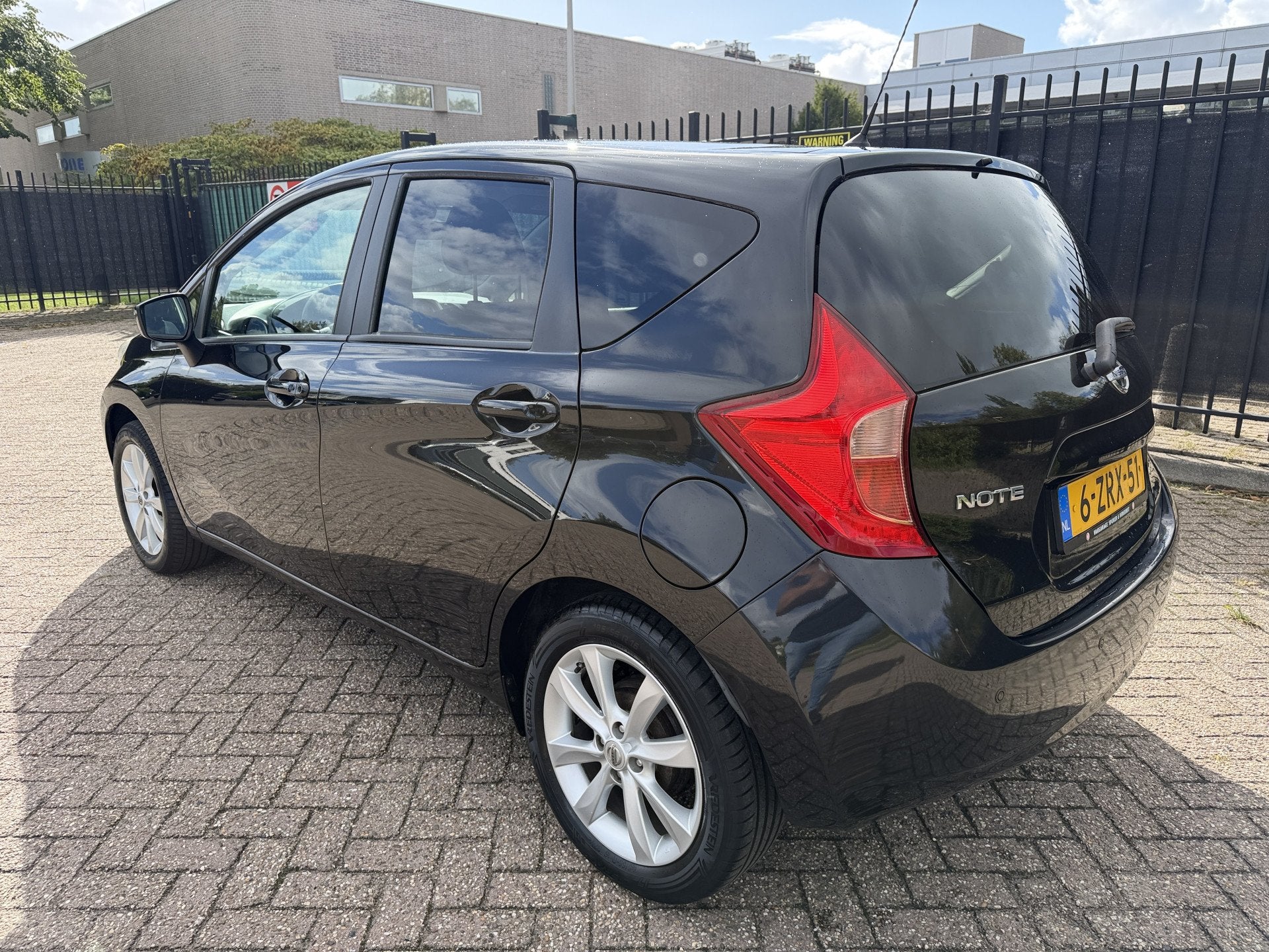Nissan Note 1.2 DIG-S Connect Edition Clima/Cruise/LMV/PDC/D, Voorwielaandrijving, Stof, Gebruikt, Zwart