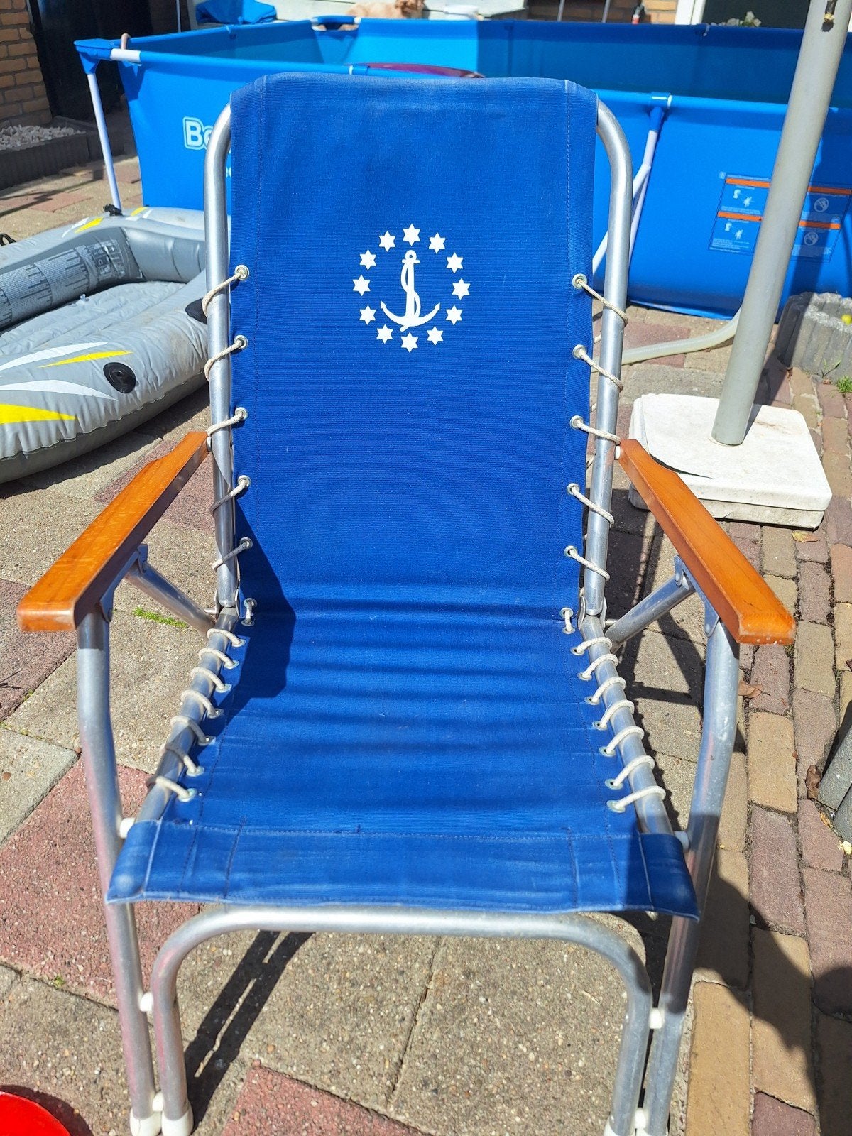 Blauwe opvouwbare strandstoel met ankerlogo, Ophalen, Gebruikt, Aluminium, Inklapbaar