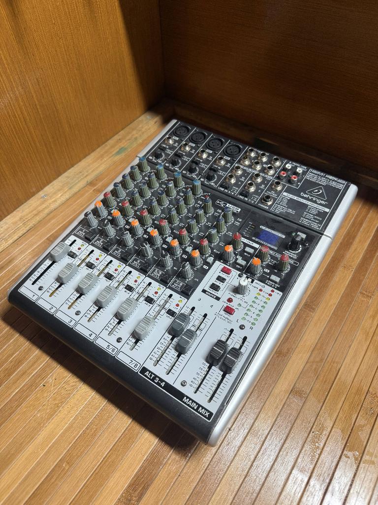 Behringer XENYX 1204USB mengpaneel, Muziek en Instrumenten, Mengpanelen, Ophalen of Verzenden, Gebruikt, 10 tot 20 kanalen