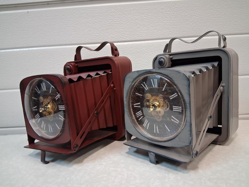 Tafelklok in de vorm van een retro fotocamera, Ophalen of Verzenden, Nieuw