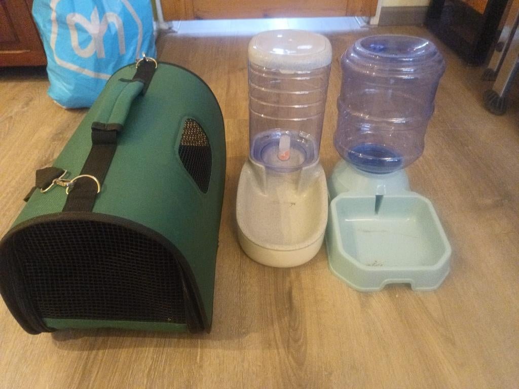 Voerbakken & dierencarrier, Ophalen, Gebruikt, Transportkoffer of -box