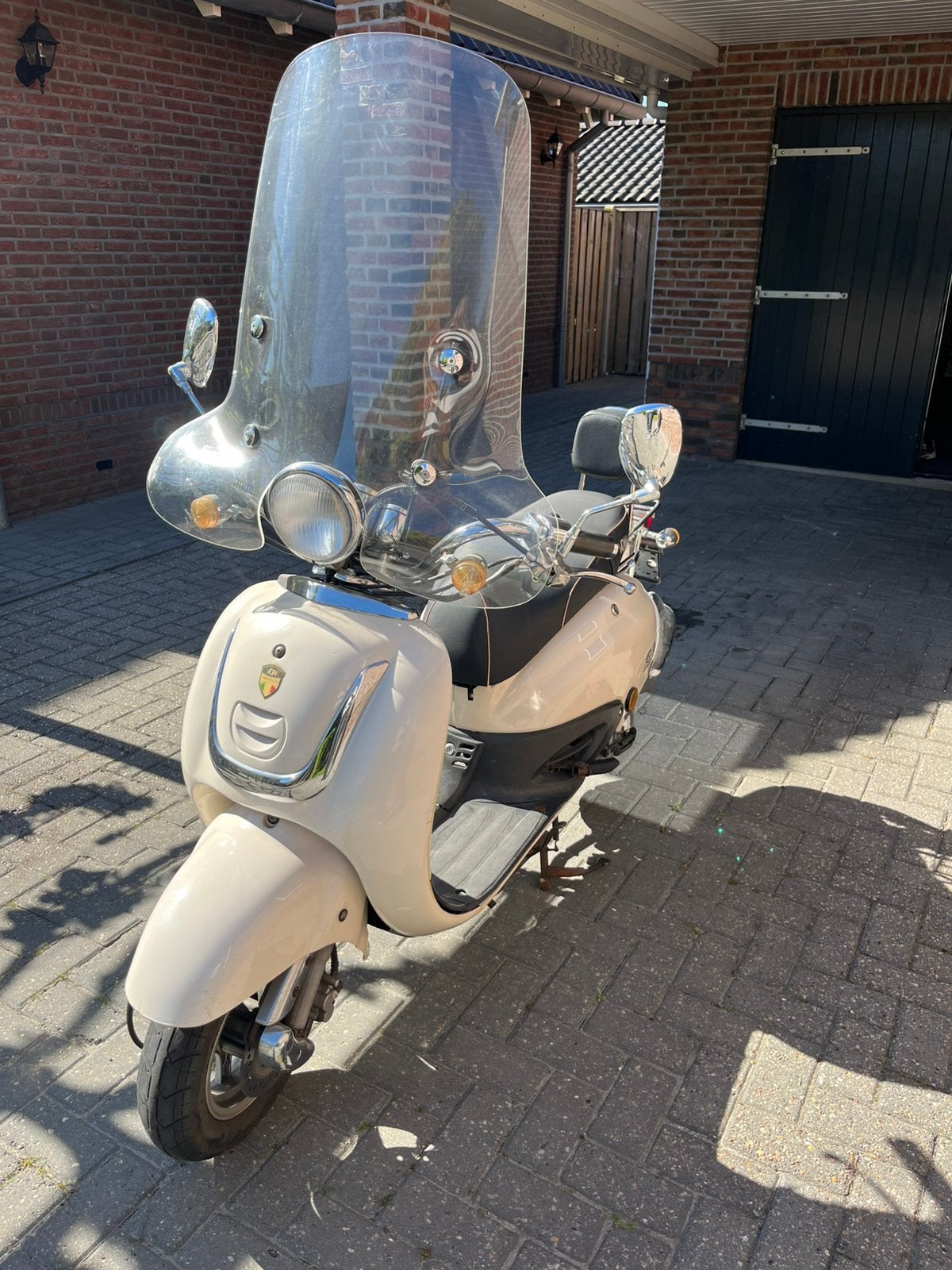 VOM Bella exclusive retro scooter wit, Fietsen en Brommers, Gebruikt, Benzine, Ophalen, Overige merken