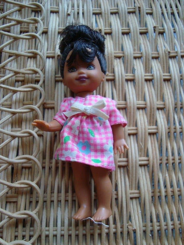 Kleine poppetjes per stuk te koop, Kinderen en Baby's, Speelgoed | Poppen, Ophalen of Verzenden, Zo goed als nieuw, Babypop