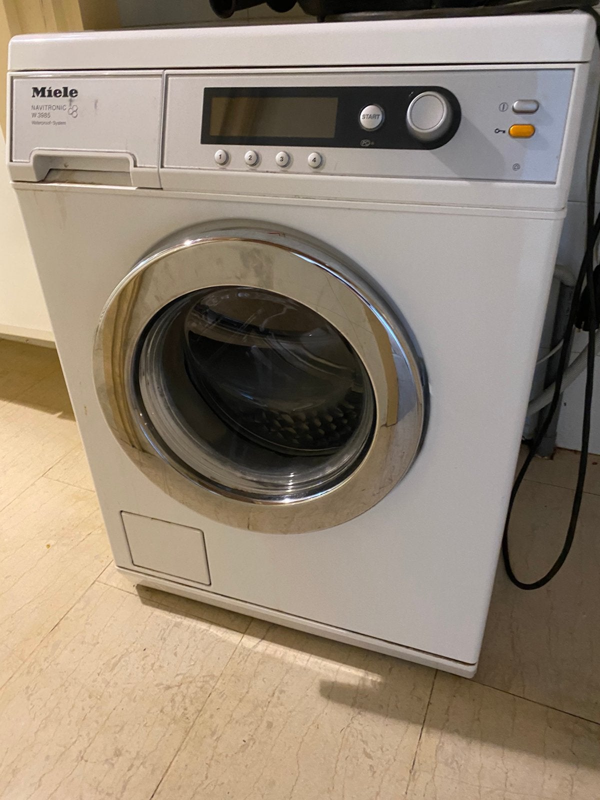 Wasmachine miele, Ophalen of Verzenden, Zo goed als nieuw, 1200 tot 1600 toeren, 85 tot 90 cm