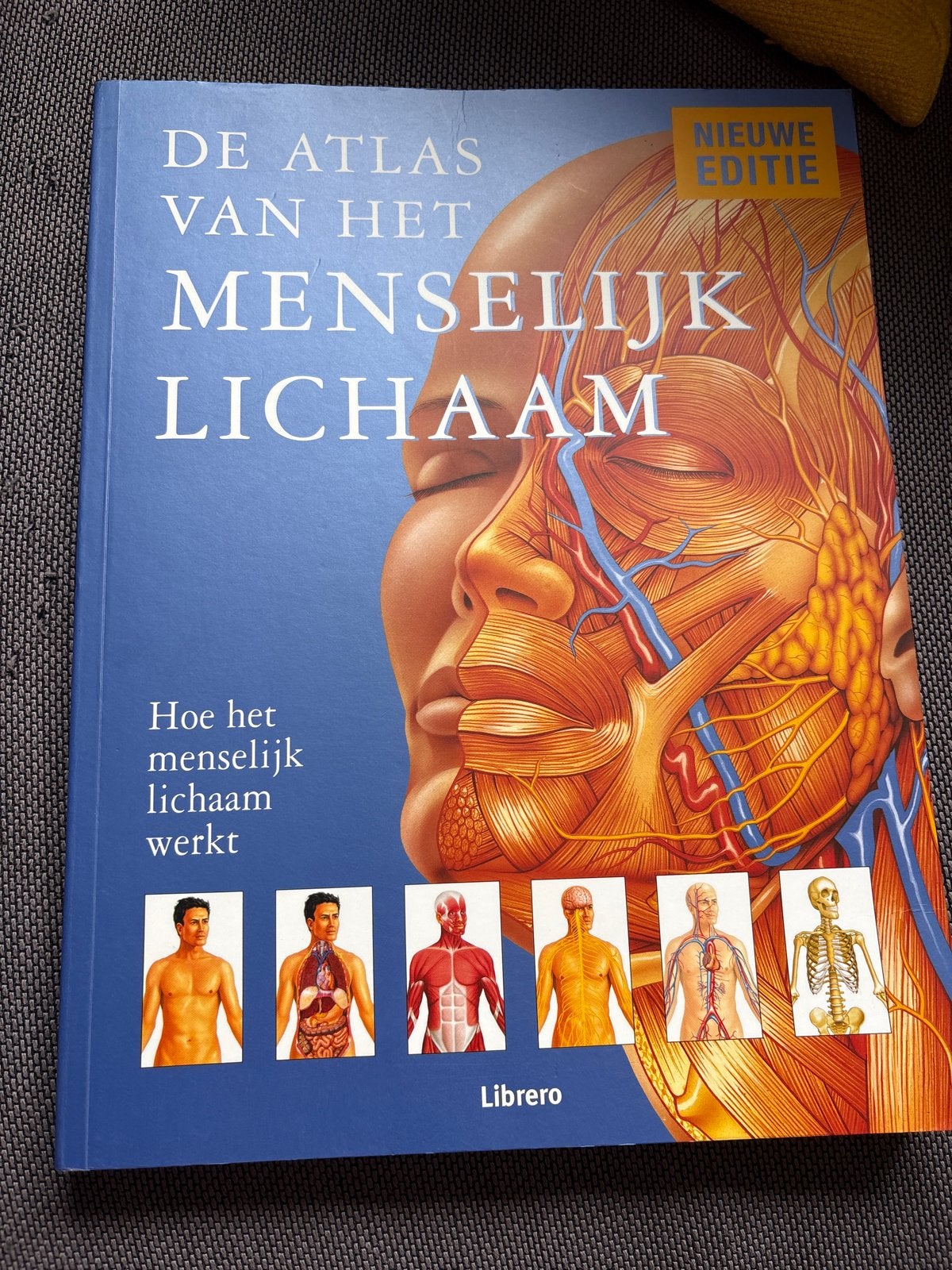 De Atlas van het Menselijk Lichaam - Nieuwe Editie, Boeken, Ophalen of Verzenden, Zo goed als nieuw, Natuurwetenschap