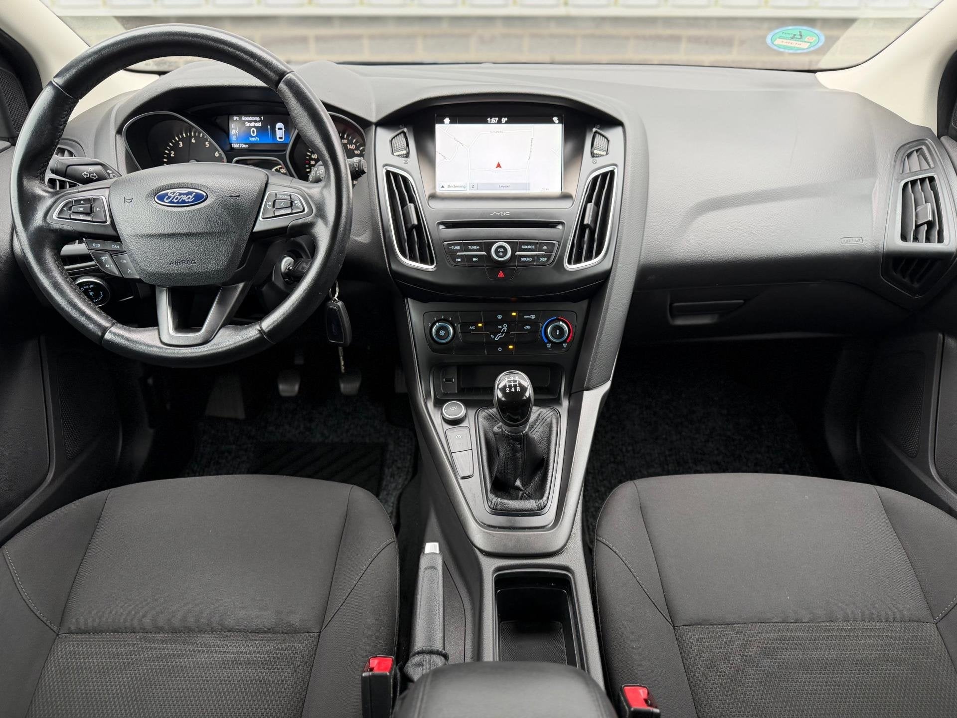 Ford Focus Wagon 1.0 Trend |Navi|CruiseCtrl|Carplay|PDC|Airc, Gebruikt, Zwart, Origineel Nederlands, Handgeschakeld