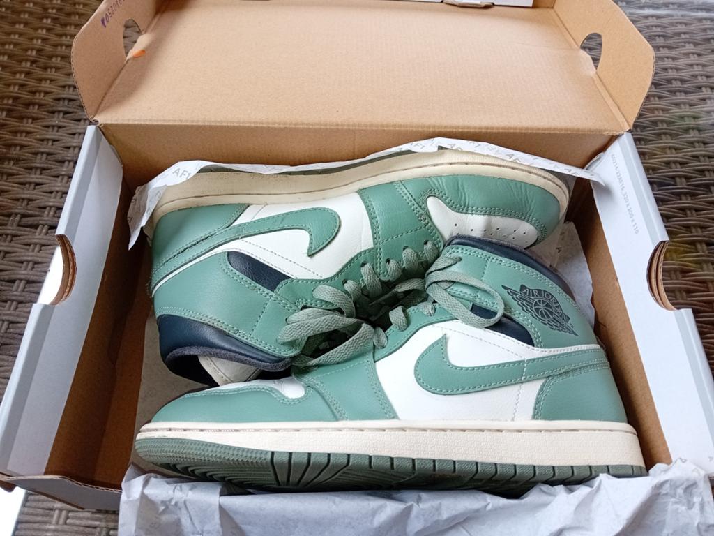 Nike Air Jordan, Ophalen of Verzenden, Zo goed als nieuw