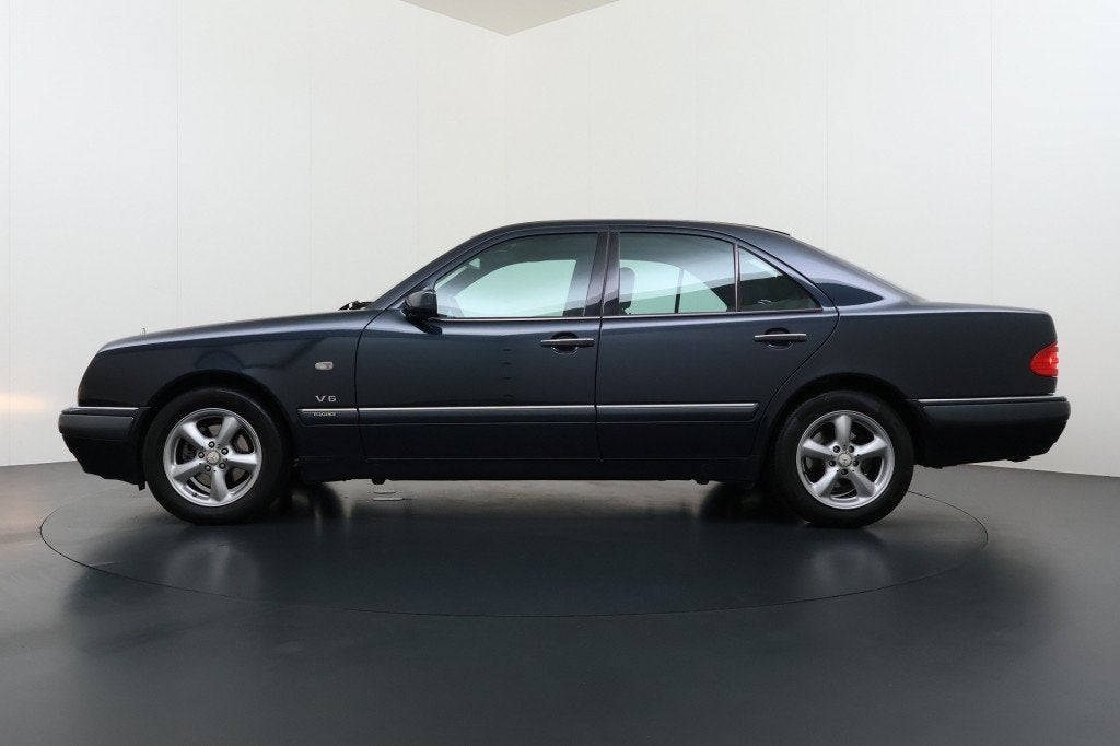 Mercedes-benz E-KLASSE 240 ELEGANCE V6 Automaat Youngtimer!!, foto 2
