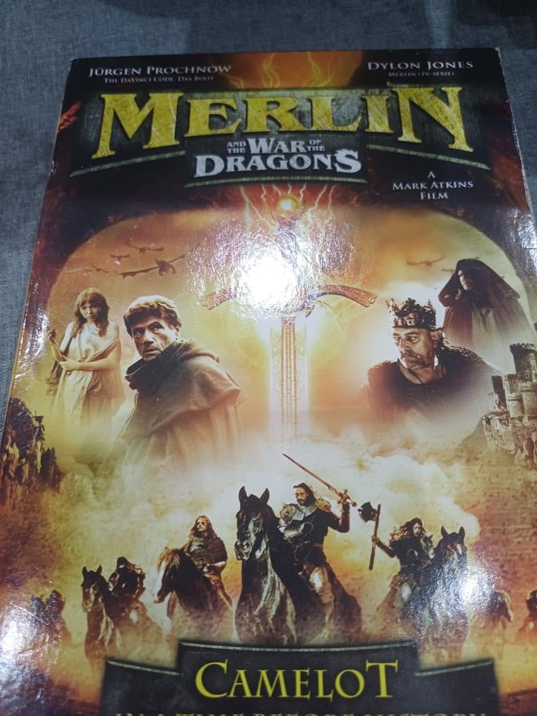 Merlin wars of thr dragons, Alle leeftijden, Ophalen of Verzenden, Zo goed als nieuw