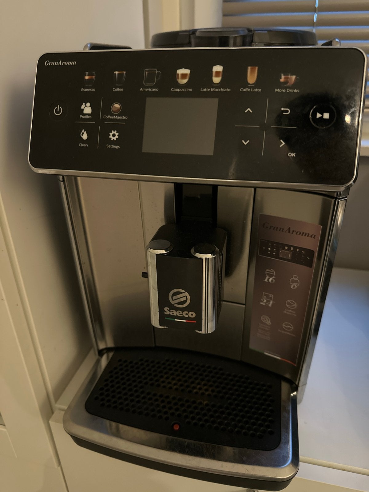 Saeco GranAroma Volautomatische Espressomachine, Afneembaar waterreservoir, Espresso apparaat, 10 kopjes of meer, Zo goed als nieuw