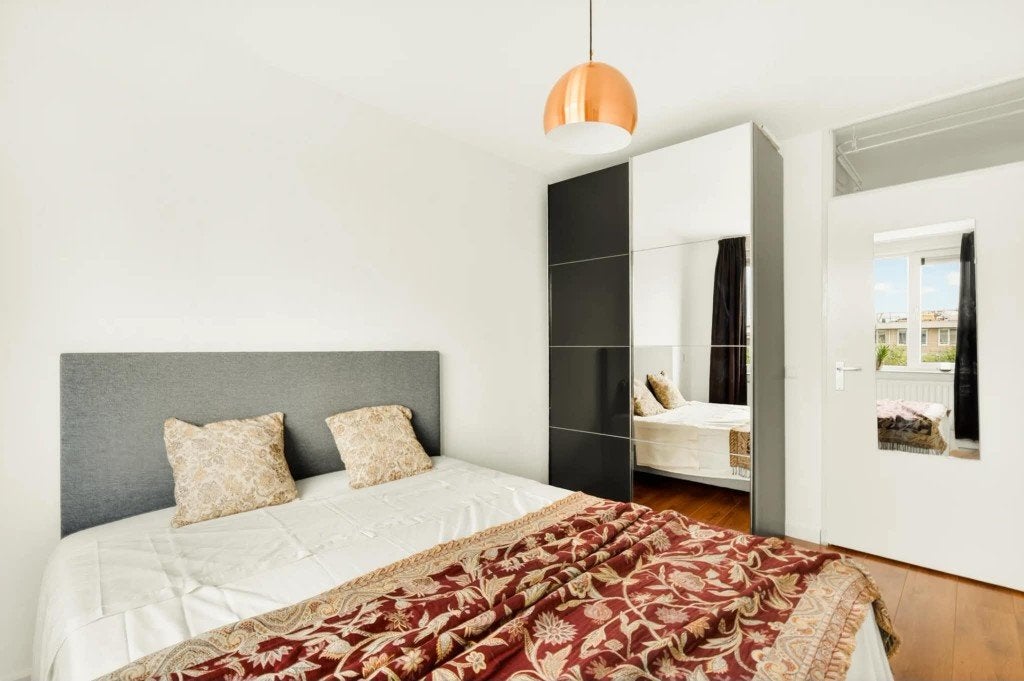 JYSK boxspring met matras 160x200 + hoofdbord – lichtgrijs, Ophalen, Tweepersoons, Zo goed als nieuw, 200 cm